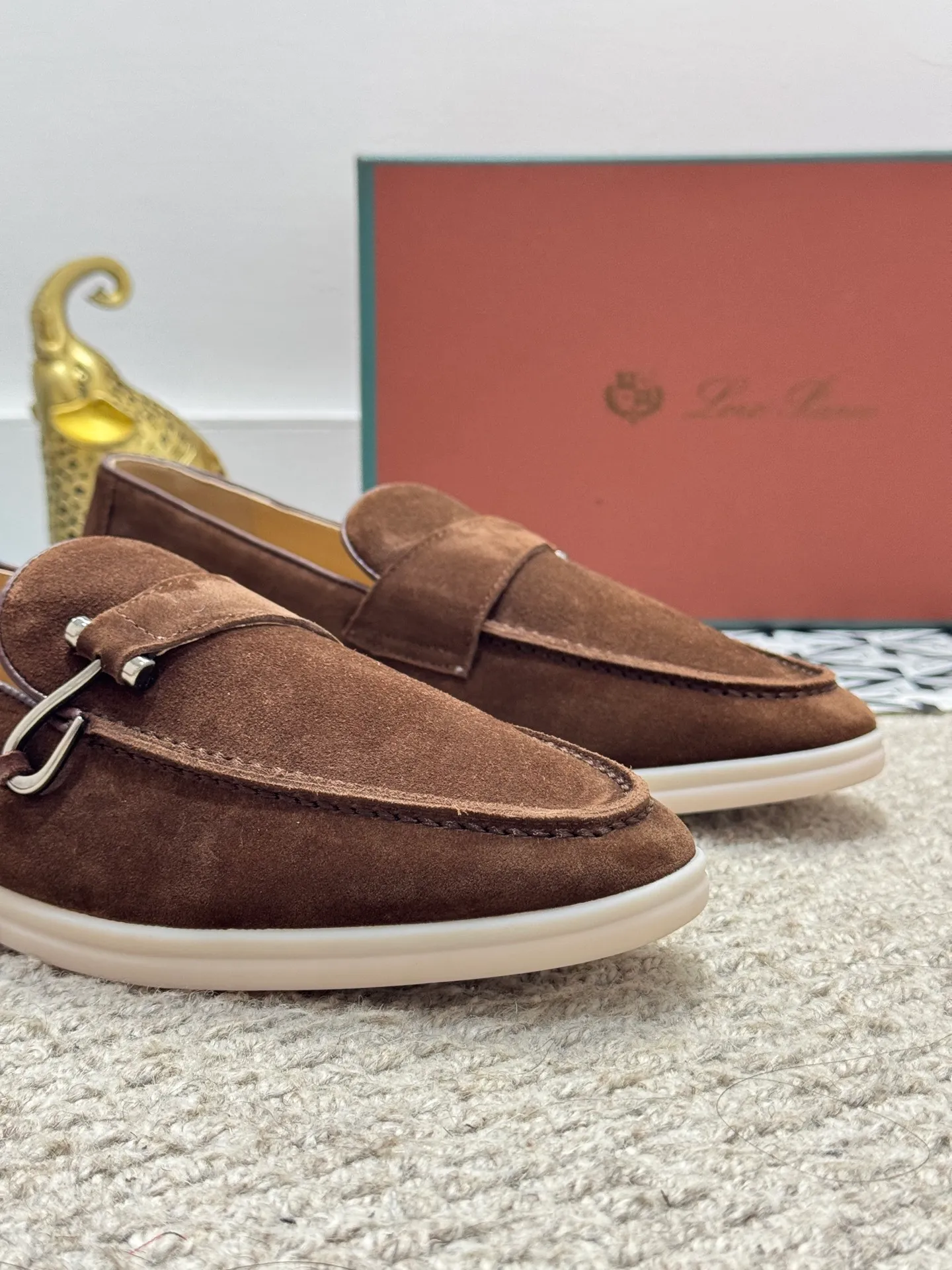 Men's men's shoes 💰380 [New model] 🍓🍓Loro Piana - LP couple model. The new moccasins are made of water-repellent treated suede uppers with rubber soles, a classic. The complex craftsmanship and meticulous structure make the shoes light and soft, allowing you to walk comfortably and freely. Perfect for wearing at the beach or out in the water during the summer. Size: 35-44 (45 customized